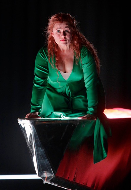 Tuija Knihtilä on stage